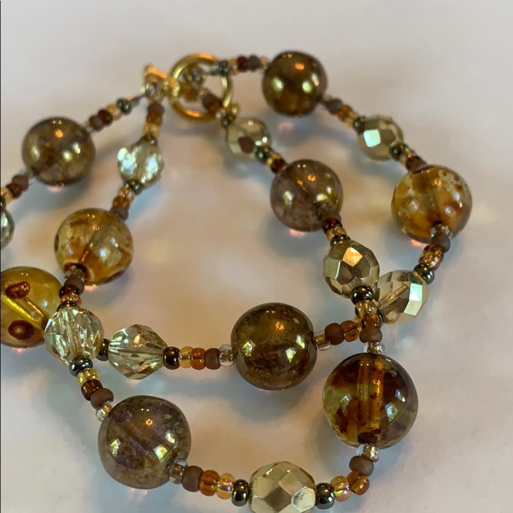 Clasp bracelet